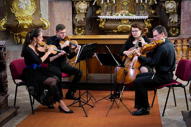 Ve spolupráci Královéhradeckého kvarteta a NPÚ vzniká série tzv. Malých zámeckých koncertů, které budou dostupné na YouTube
